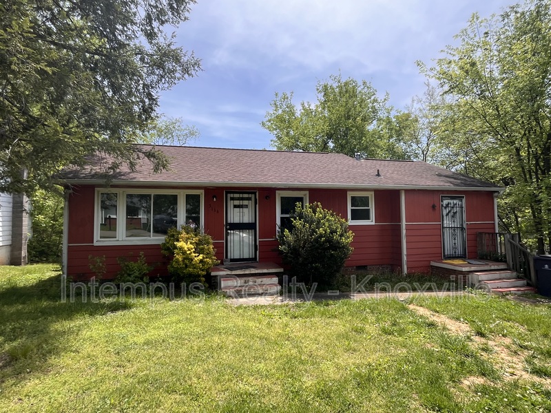 Knoxville House: 3116 Sunset Ave