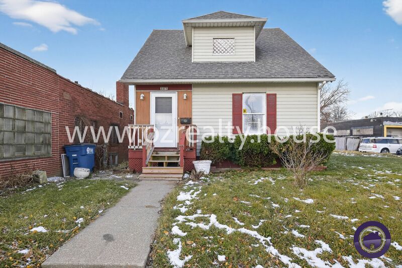 Toledo House: 3377 Lagrange St