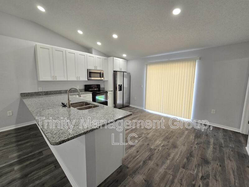 Spring Hill House: 12325 Shafton Rd