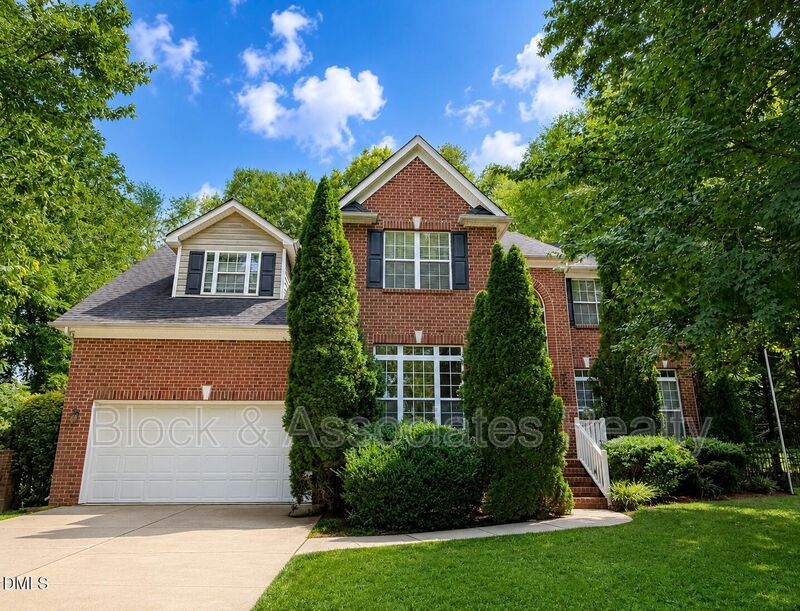 Hillsborough House: 603 Harold Latta Dr
