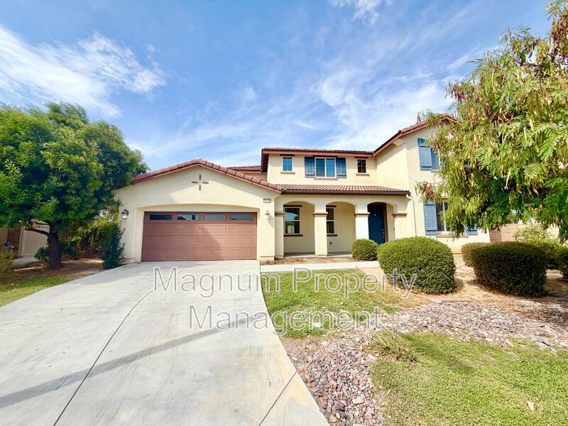 Menifee House: 30136 Sutton Ct