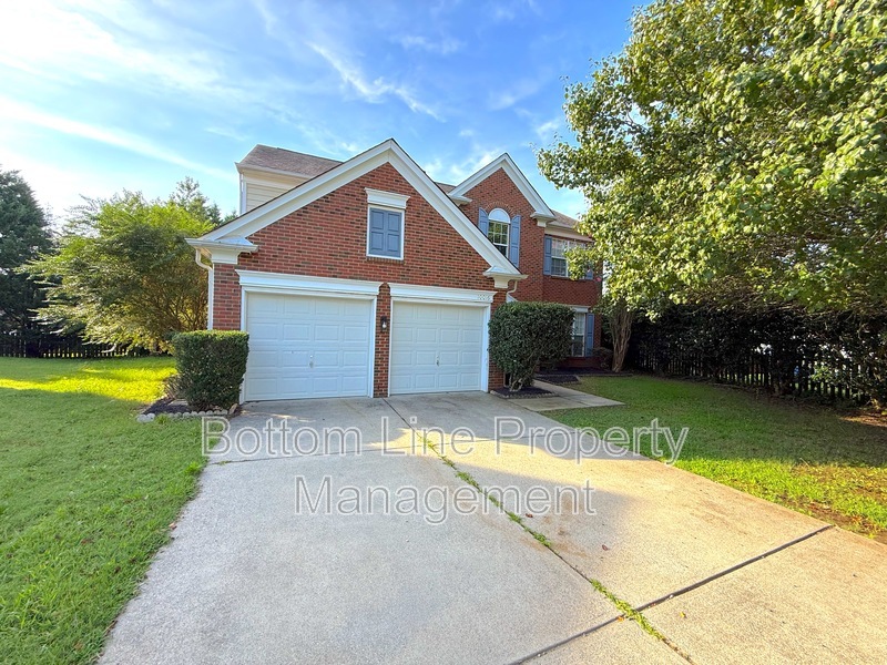Charlotte House: 10016 Heatherly Ct