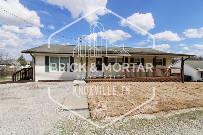 Maryville House: 1737 Lively Road