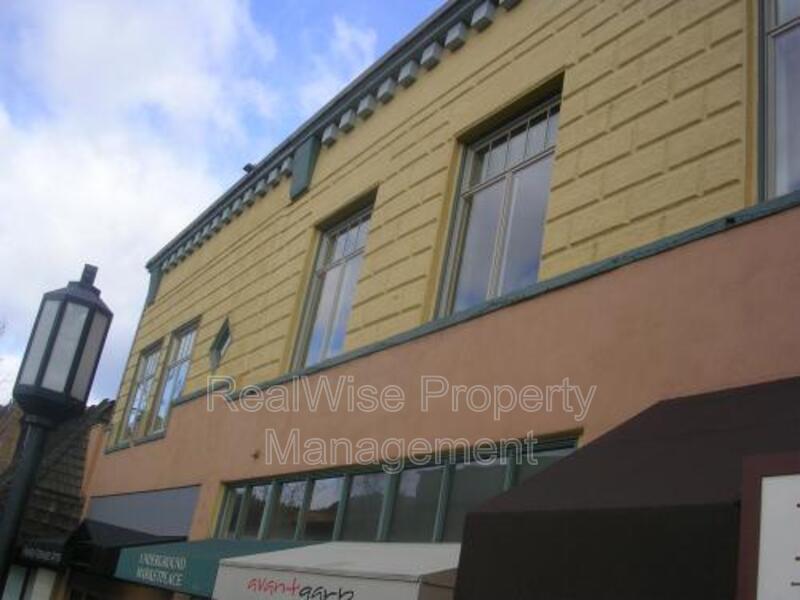 Ashland Condo: 395 E Main