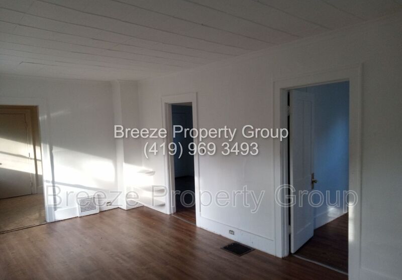 Toledo House: 2050 Berdan Ave