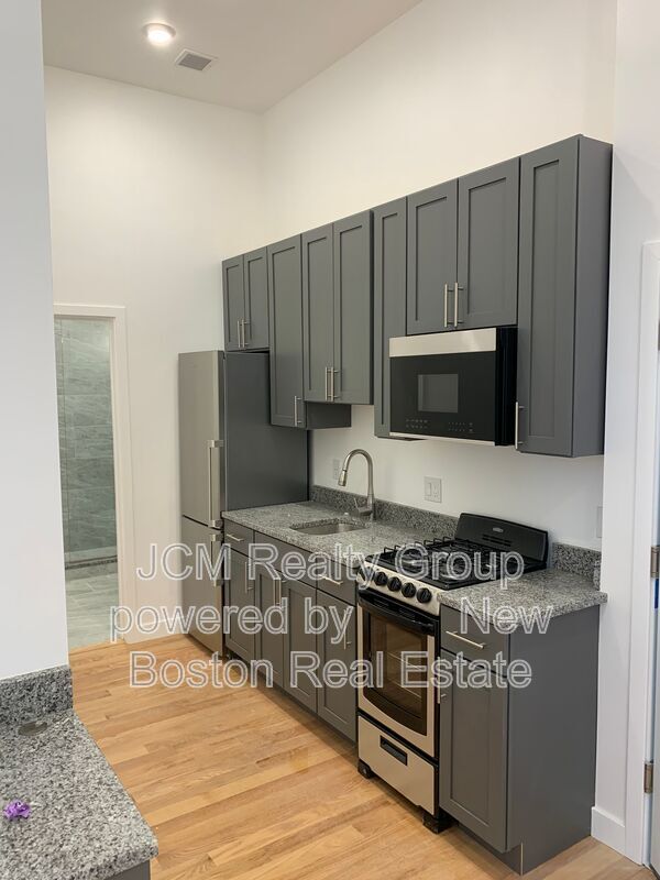 Lynn Condo: 64 Market Street