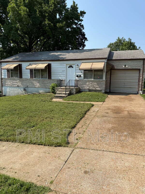 St. Louis House: 1209 Kilgore Drive