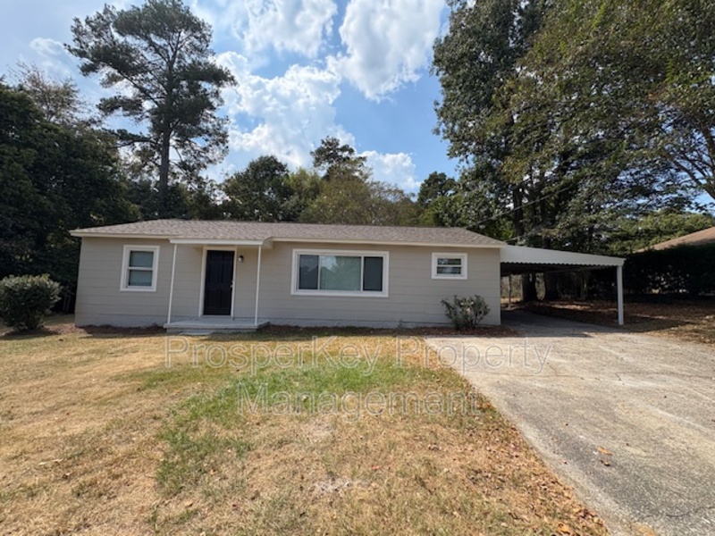 Columbus House: 5205 Cochran Ave