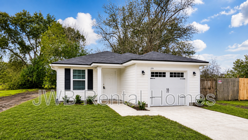 Jacksonville House: 2376 1st St W
