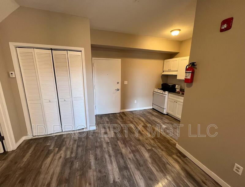 PASSAIC Condo: 112 GREGORY AVE