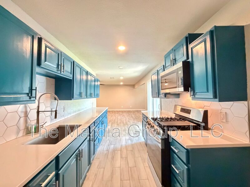 Lewisville House: 519 Price Drive