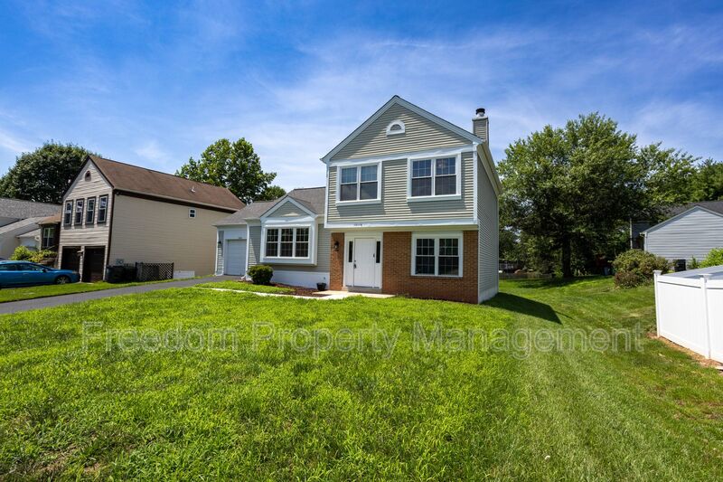 Manassas House: 10116 Wimbledon Ct