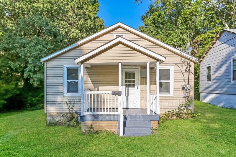 Winston-Salem House: 1704 Lincoln Avenue