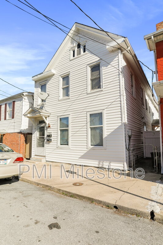Martinsburg Condo: 721 2nd St