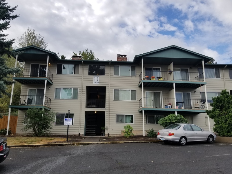 Gresham Condo: 17838 NE Multnomah Dr