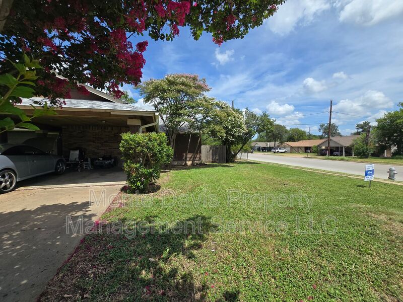 Austin Condo: 6206 Buffalo Pass