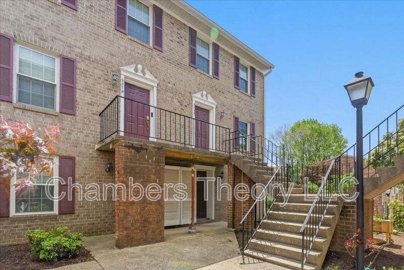 Arlington Condo: 939 S Rolfe St