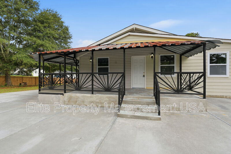 Flowery Branch House: 7134 Williams Road