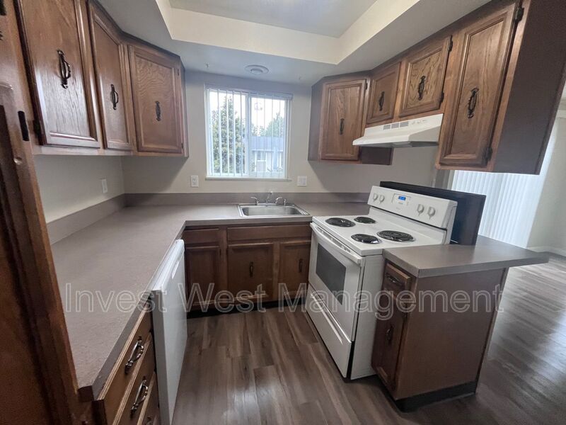 Vancouver House: 3331 NE 57 Avenue