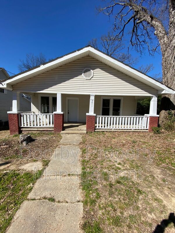 Chattanooga House: 3011 15th Ave