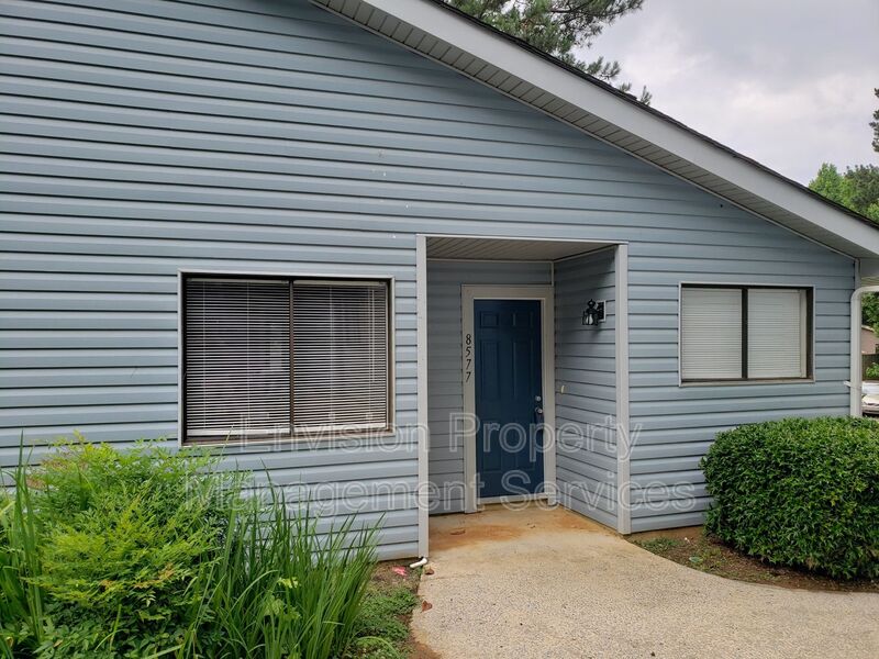 Jonesboro House: 8577 Pineview Lane