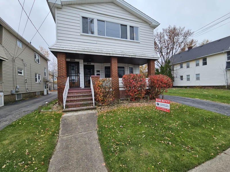 Cleveland Condo: 15906 Corsica Avenue - Downstairs