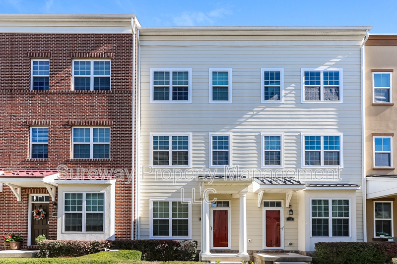 Bensalem Townhome: 113 Royal Mews