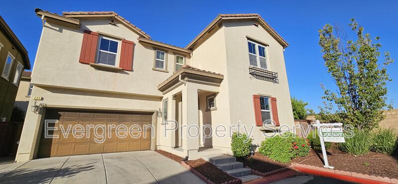 Folsom House: 894 Willow Bridge Drive