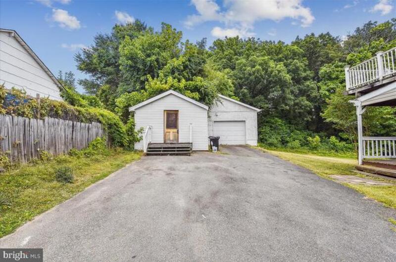 Halethorpe House: 2905 Charleston Avenue - Garage Space