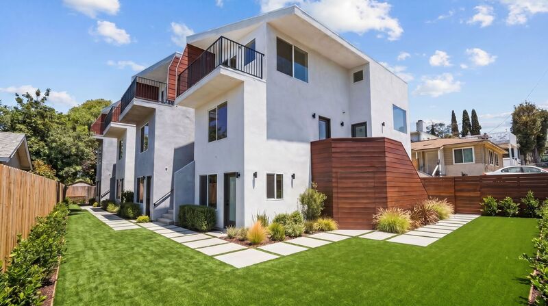 San Diego Condo: 6640 Valjean Ct.