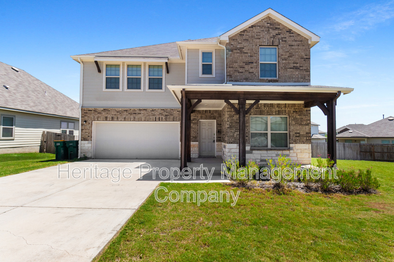 Converse House: 6822 Titan park