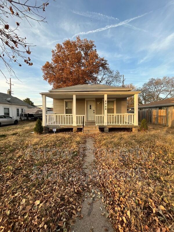 Lincoln House: 2738 Apple Street