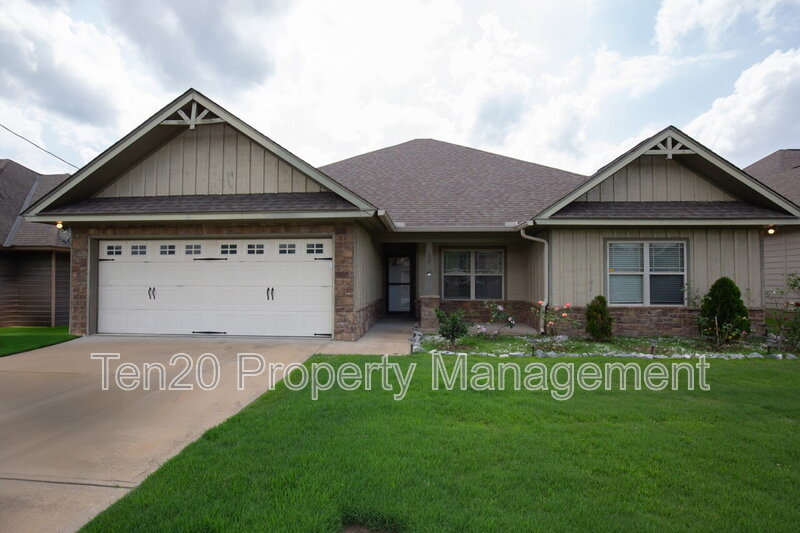 Phenix City House: 130 Lee Rd 2170