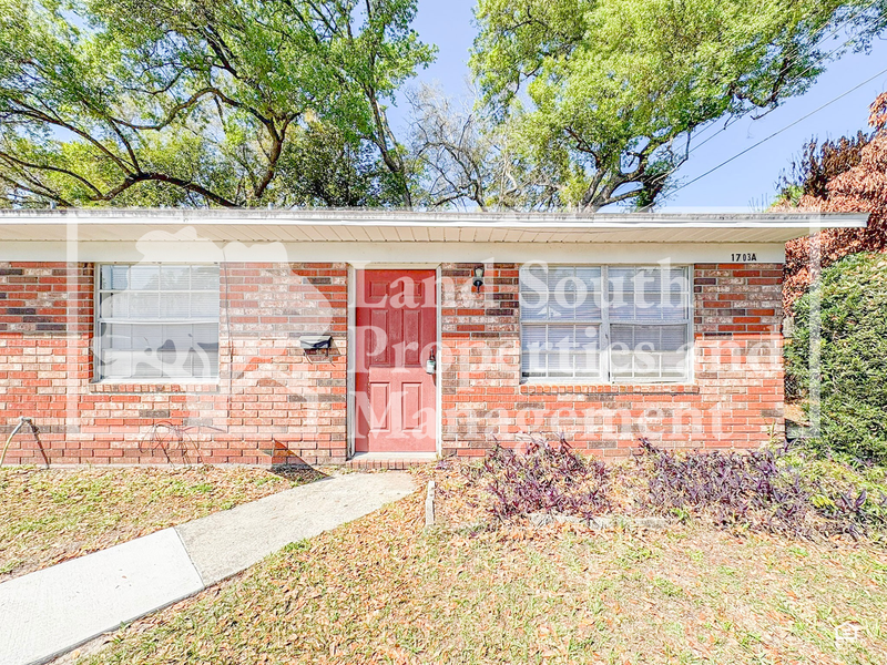 Lakeland House: 1703 A King Avenue