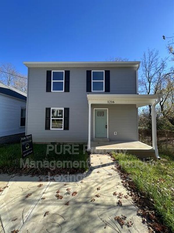 Paris House: 1216 Pleasant Street