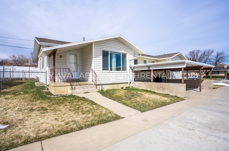 Payson House: 742 E 200 N