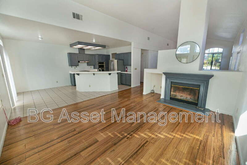 Pittsburg House: 295 Avalon Circle