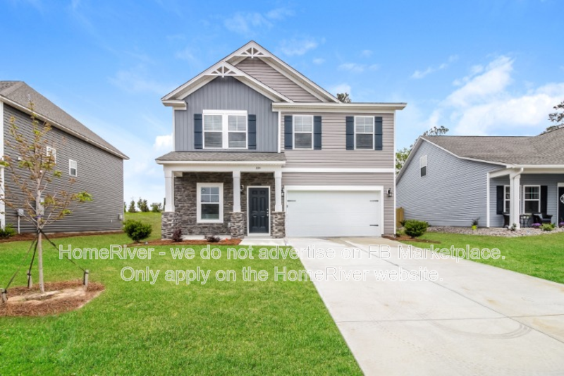 Lexington House: 224 Sundrop St