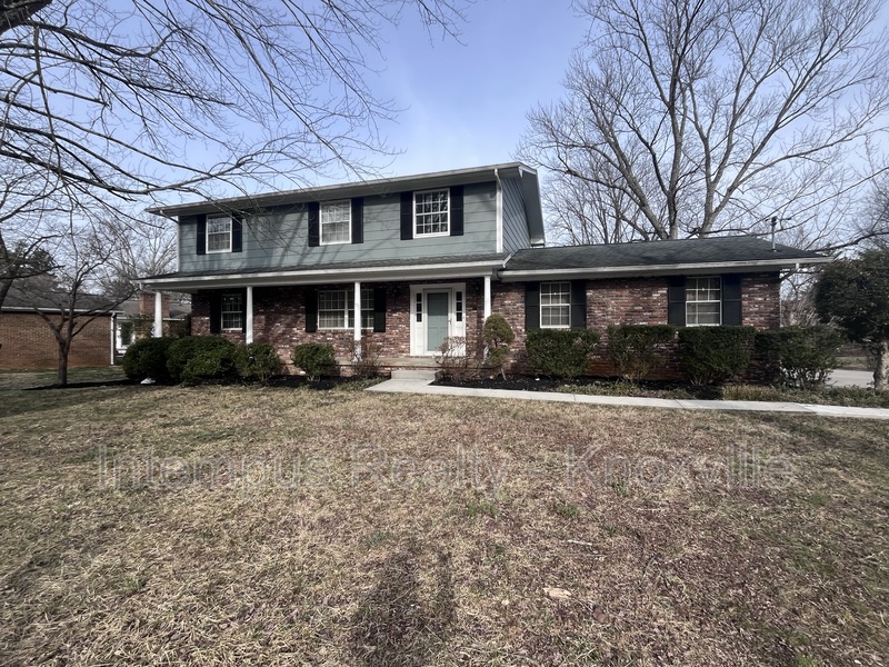 Knoxville House: 9505 E Laurens Ln