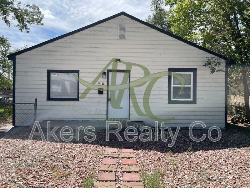 Pueblo House: 1510 W 17th St