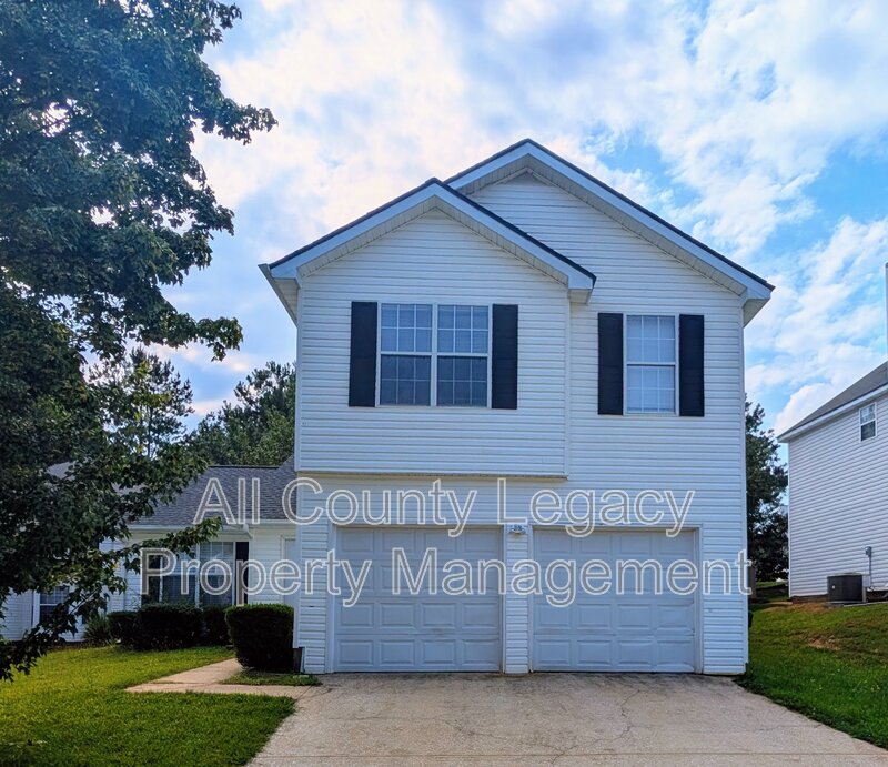 Lithonia House: 760 Mountain Ridge Way