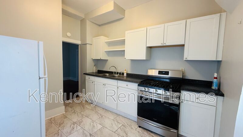 Lexingont Condo: 445 Davidson Court