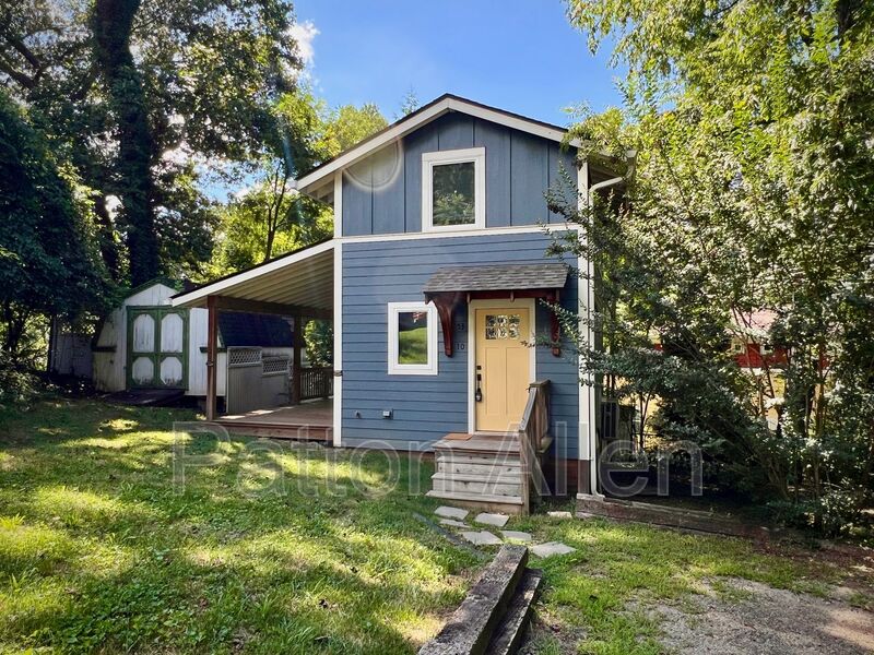Asheville House: 53 10 Riverview Dr