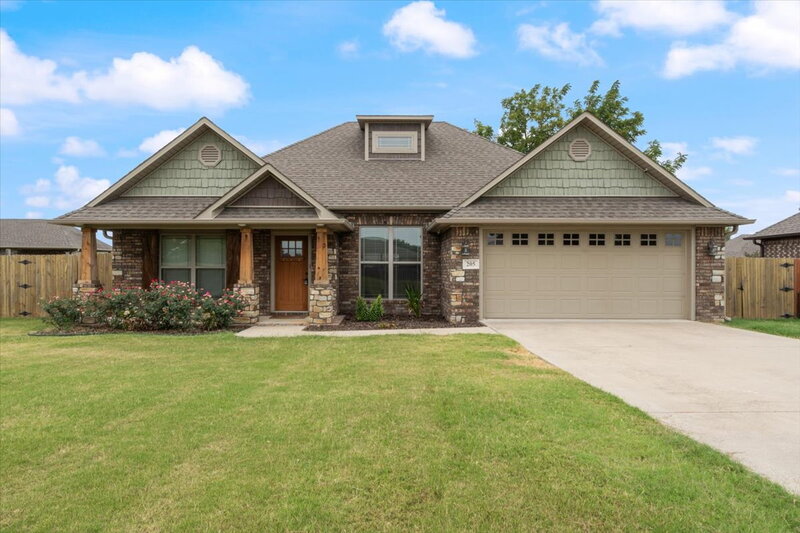 Pea Ridge House: 205 Ross Salvage Road