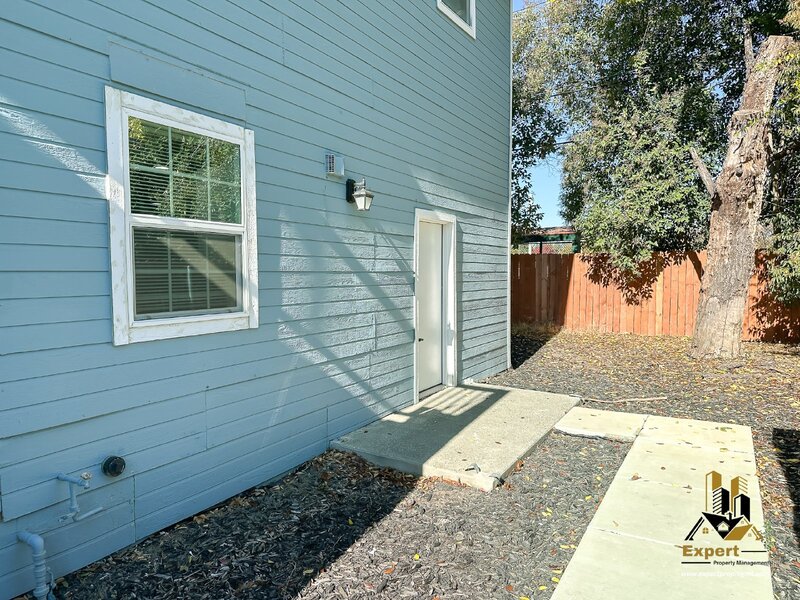 Sacramento House: 3617 6th Ave