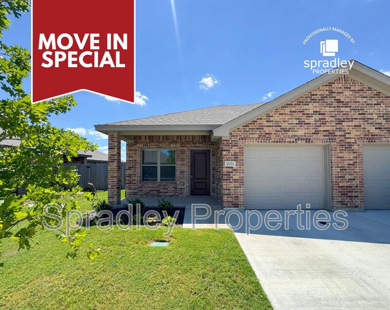 Troy Townhome: 1005A Sparrow Cv