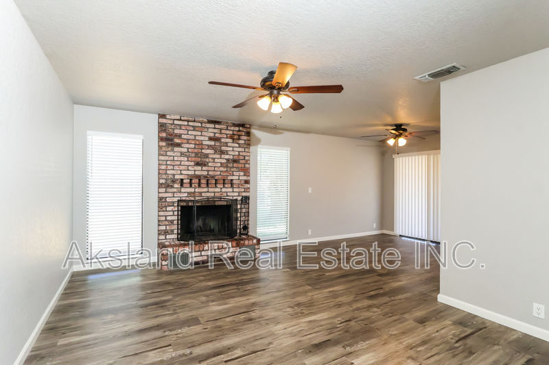 Manteca House: 1497 Claremont Drive