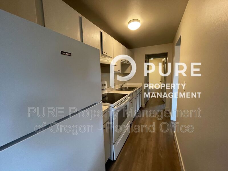 Portland House: 18411 E Burnside St