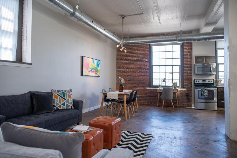 Davenport Condo: 402 E. 4th St. #509