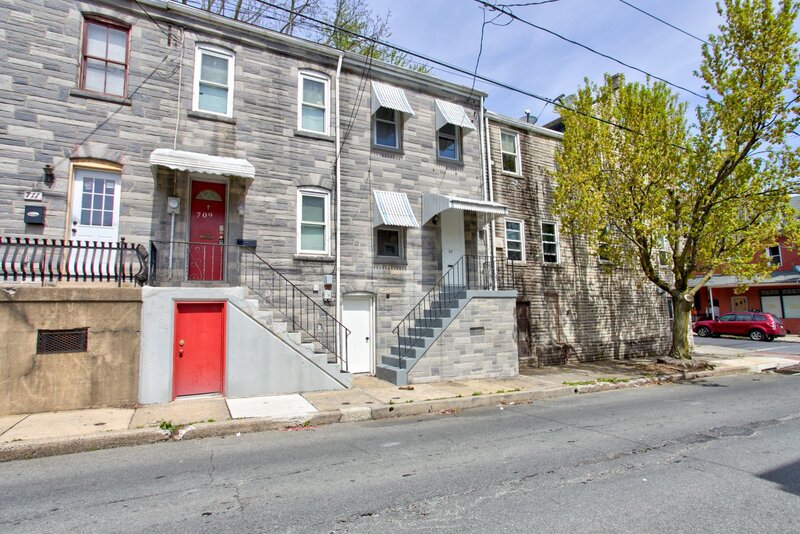 Lancaster House: 707 West Vine Street